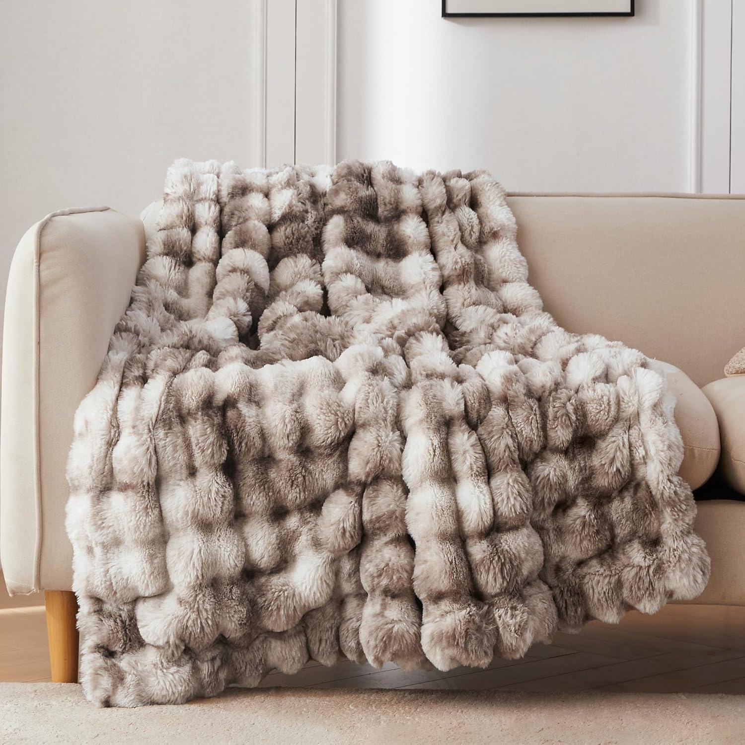 Soft Faux Fur Throw Blanket for Neutral Living Room Decor