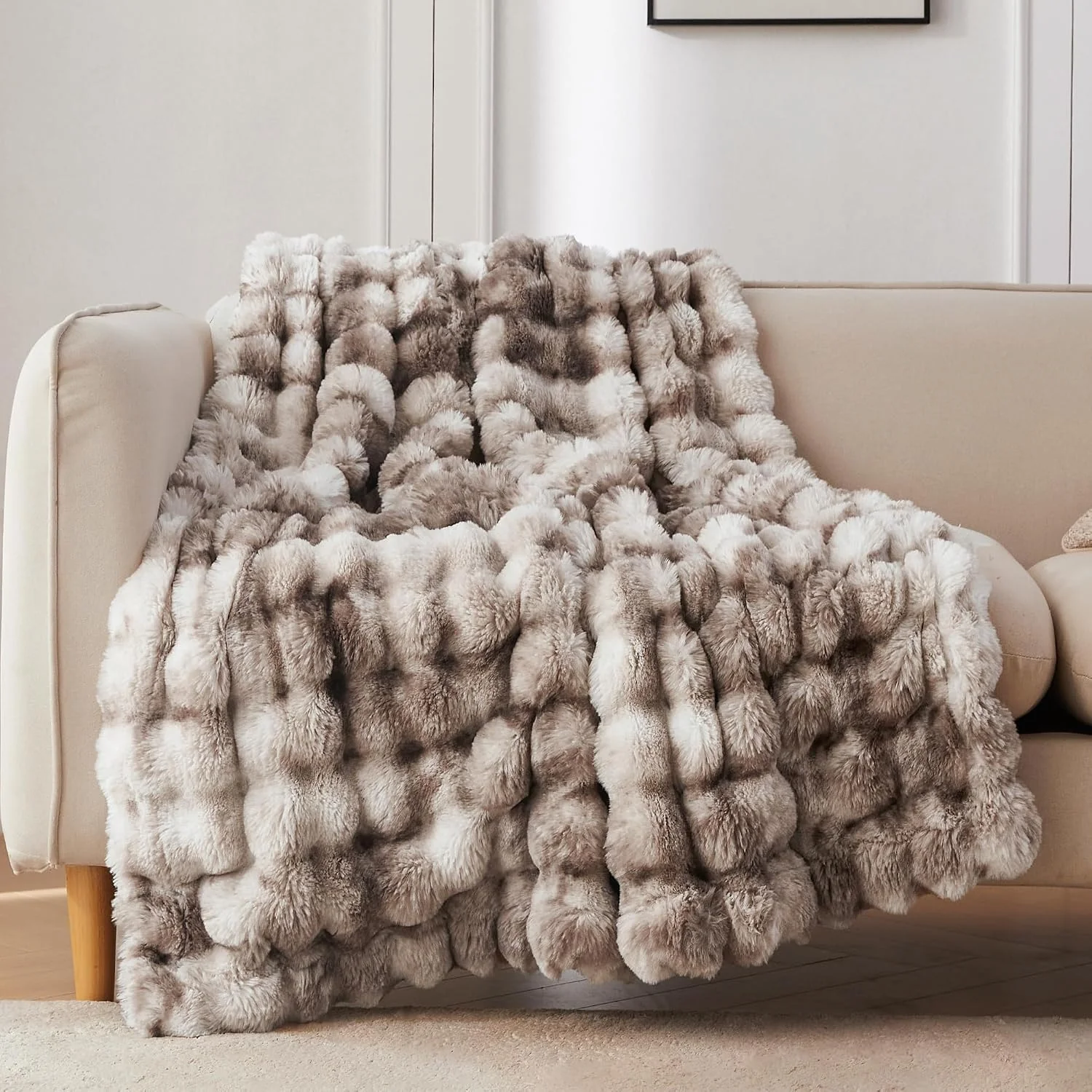 Soft Faux Fur Throw Blanket for Neutral Living Room Decor